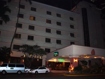 Nighttime Picture of Holiday Inn Hotel ,Balibago, Angeles City, Philippines